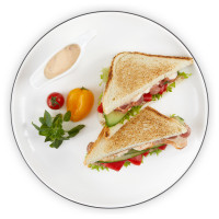 Клаб-сэндвич двойной с курицей и беконом Шеф Перекрёсток, 210г