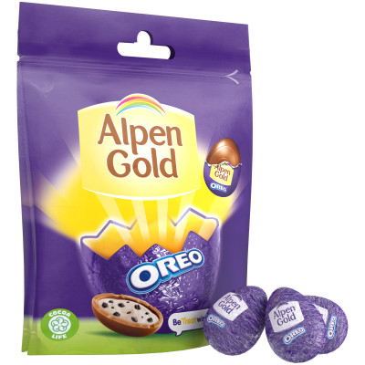 Кондитерское изделие Alpen Gold в форме яйца с начинкой со вкусом ванили и с кусочками печенья Oreo, 72г