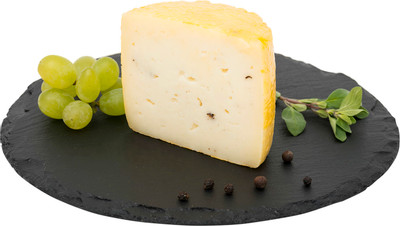 Сыр полутвёрдый фермерский Сырная Губерния Том де буа с душистым перцем 41%