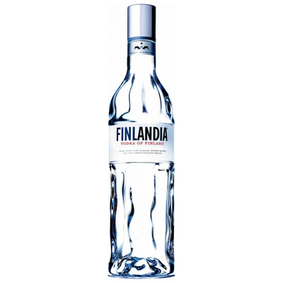 Водка Finlandia 40% в подарочной упаковке, 700мл + 2 рюмки