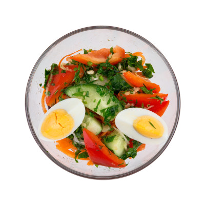Салат с красной фасолью и яйцом