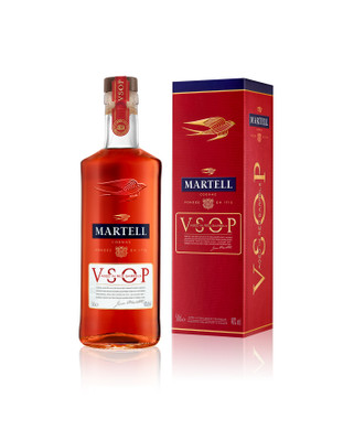 Коньяк Martell VSOP Ейджд ин Ред Барелс 40% в подарочной упаковке, 500мл
