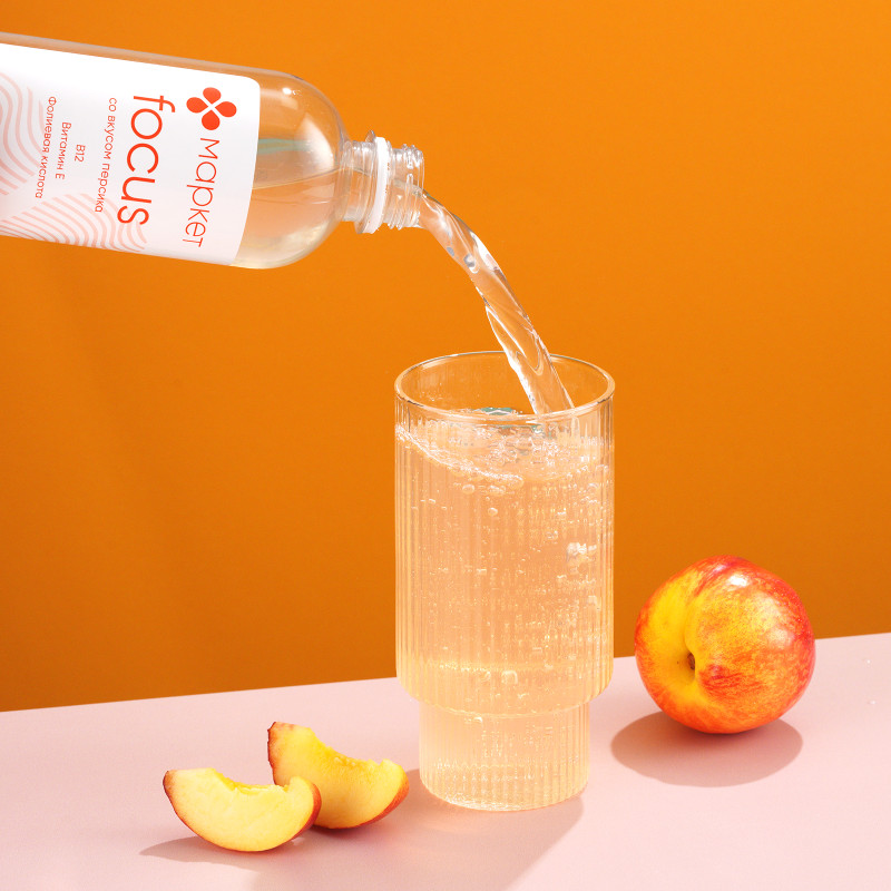Напиток Focus со вкусом персика витаминизированный негазированный Маркет, 500мл — фото 2