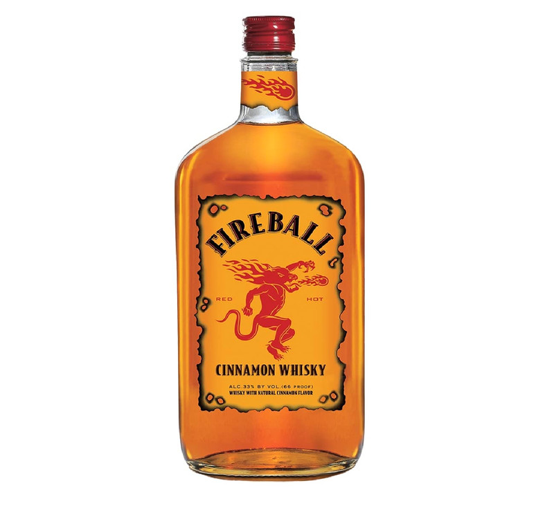 Виски Файербол 0,75 л. Виски Fireball Cinnamon Whiskey. Бутылка виски на прозрачном фоне.