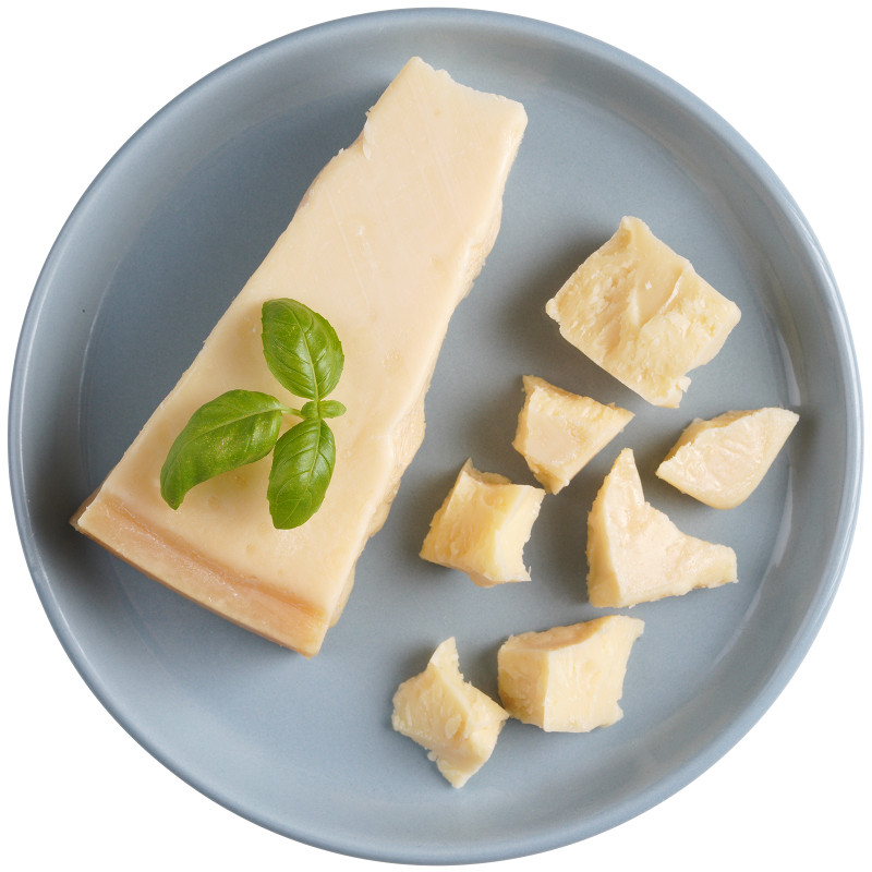 Сыр Parmente твёрдый 48% Зелёная Линия — фото 1