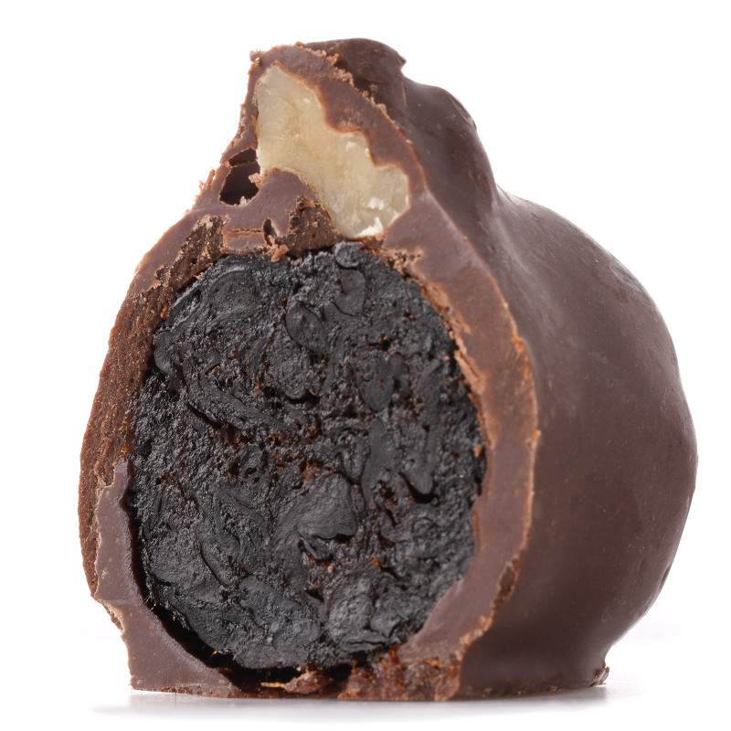 Слива с грецким орехом в шоколадной глазури Маркет Collection, 180г — фото 2