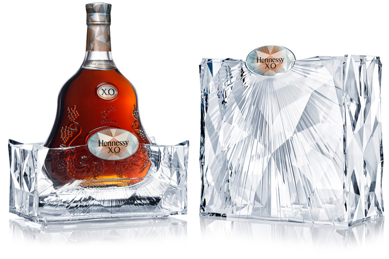 Коньяк Hennessy Х.О. 40%, 700мл + щипцы + ёмкость для льда