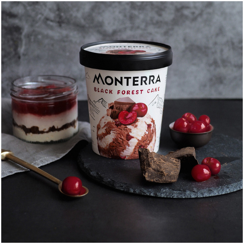 Мороженое сливочное Monterra Black Forest Cake двухслойное шоколадное с вишней и кусочками печенья 9%, 300г — фото 1