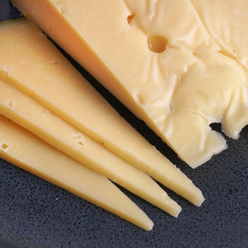 Сыр Амстеллер выдержанный твердый 50% — фото 2
