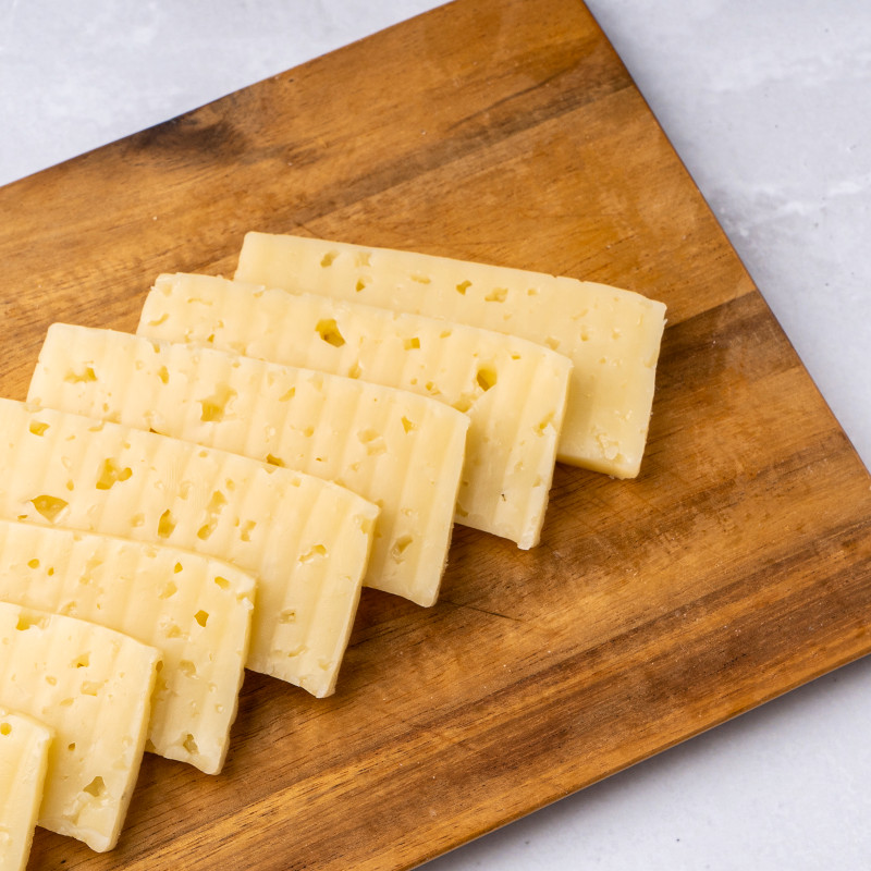 Сыр Тильзитер полутвердый безлактозный 50% Зелёная Линия — фото 3