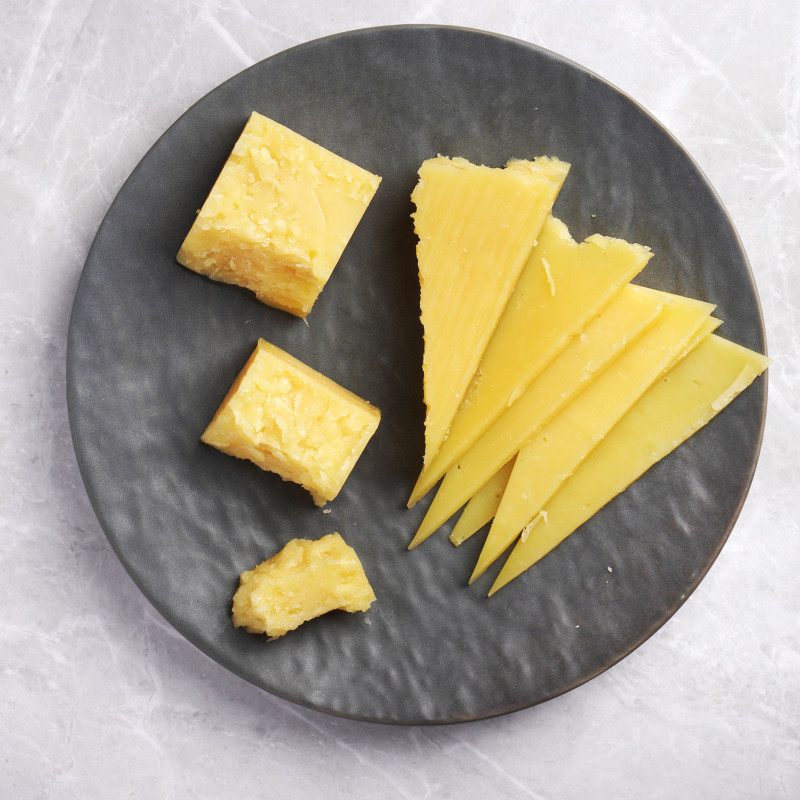 Сыр полутвёрдый Пармезан молодой 40% Зелёная Линия — фото 3