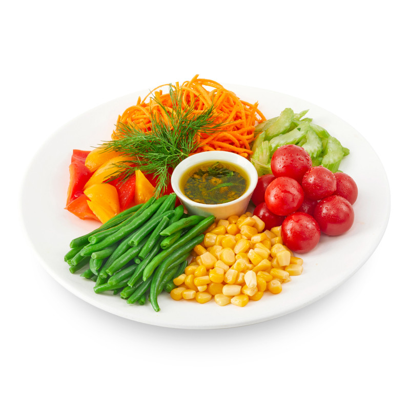 Салат с томатами сельдереем и кукурузой — фото 1