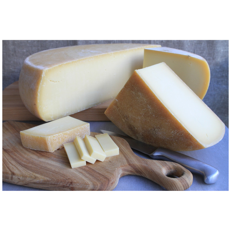 Сыр полутвёрдый Eco Village ПРостоВеликий 48% — фото 1