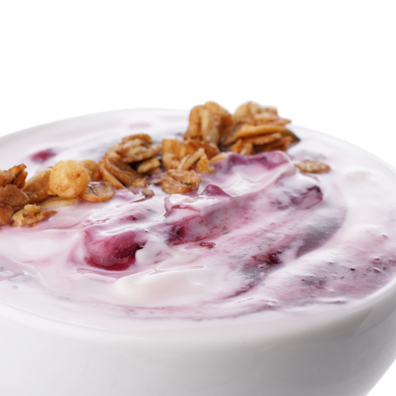Йогурт с лесными ягодами и гранолой с изюмом 2.7-3.5% Зелёная Линия, 190г — фото 2