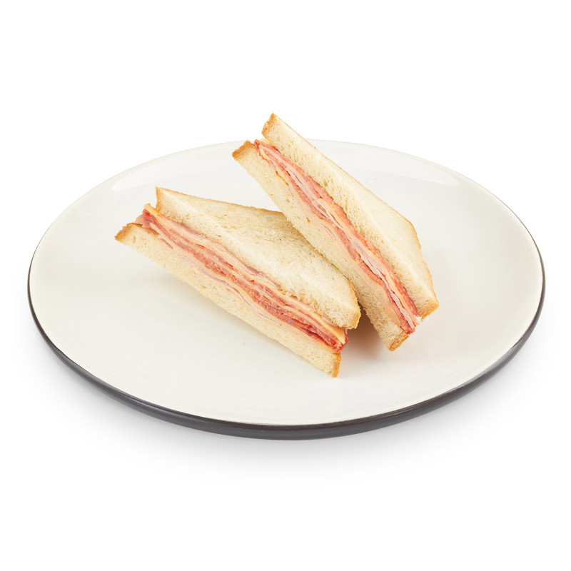Сэндвич с салями, ветчиной и сыром Шеф Перекрёсток, 150г — фото 1