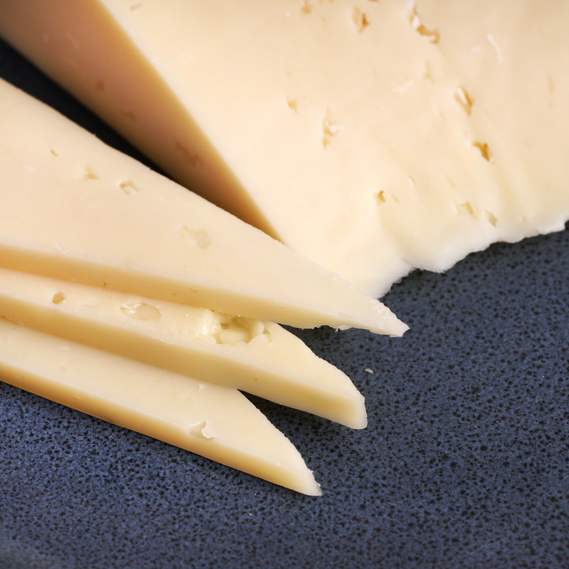 Сыр Амстеллер с добавкой кокос полутвердый 50% — фото 2