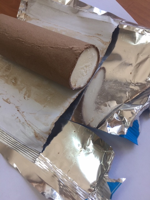 Мороженое пломбир Гостовский ванильный во взбитой шоколадной глазури 15%, 80г — фото 4