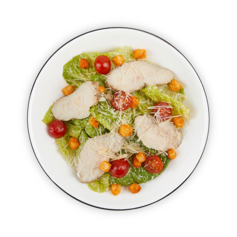 Классический салат Цезарь с курицей и сухариками