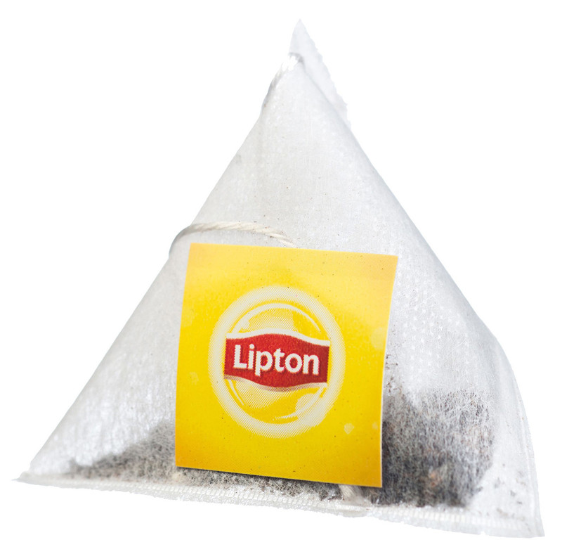 Чай Lipton Cherry Morello чёрный байховый с кусочками вишни в пирамидках, 20х1.47г — фото 1